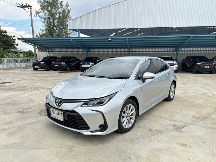 รถ Toyota Altis 1.6 G สี เทา