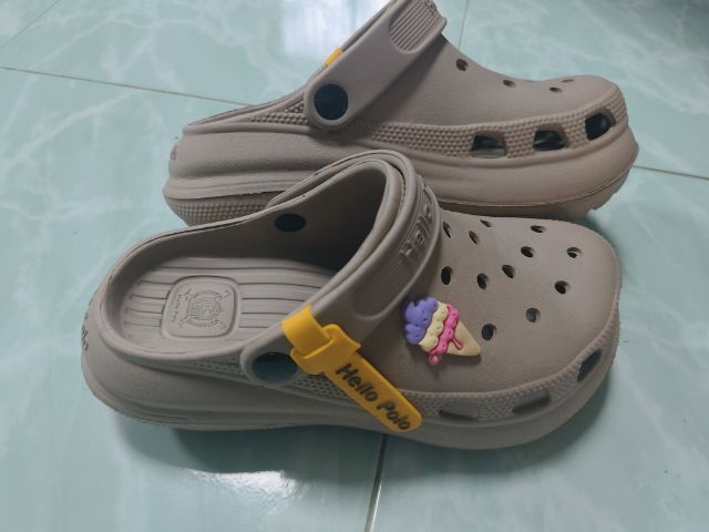 รองเท้า