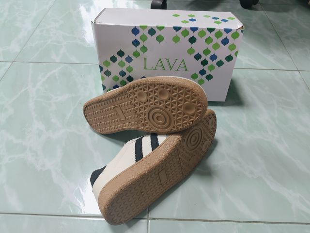 รองเท้าผ้าใบ รูปที่ 2