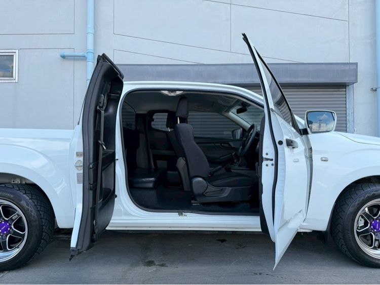 Isuzu D-MAX 2022 1.9 L Pickup ดีเซล ไม่ติดแก๊ส เกียร์ธรรมดา ขาว รูปที่ 4