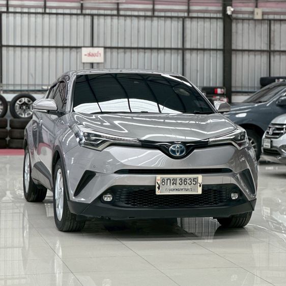 Toyota C-HR 2018 1.8 Hybrid Mid Utility-car เบนซิน ไม่ติดแก๊ส เกียร์อัตโนมัติ เทา รูปที่ 2