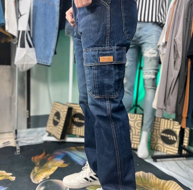 กางเกงยีนส์คาร์โก้ 6 กระเป๋า ขากระบอกเล็ก สีเข้ม เอว 28 สะโฟก 38 ความยาว 40.5  รูปที่ 3