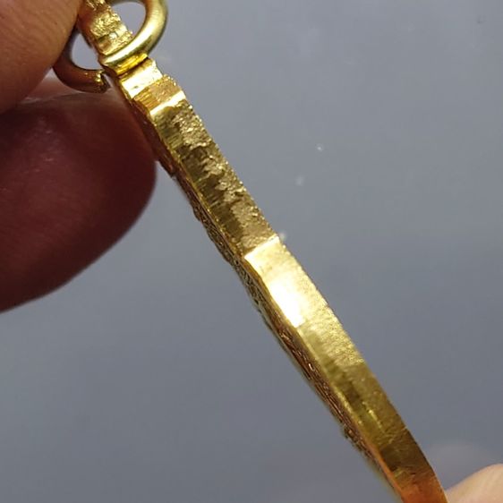 เหรียญนั่งบัลลังก์ กาหลั่ยทอง บอร์คนิยม รัชกาลที่9 ฉลองครองราชย์ 50 ปี พ.ศ. 2539 ไม่ผ่านใช้ กระทรวงมหาดไทยจัดสร้าง รูปที่ 3