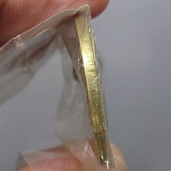 เหรียญทรงผนวช ในหลวงรัชกาลที่9 รุ่นแรก เนื้อทองฝาบาตร เจดีย์ไม่เต็ม วัดบวรนิเวศวิหาร พ.ศ.2508 ไม่ผ่านใช้ ซองเดิม รูปที่ 5