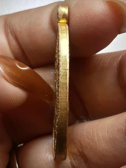 เหรียญหลวงพ่อคูณ ปี2519 รุ่นสร้างบารมี กะไหล่ทอง รูปที่ 3