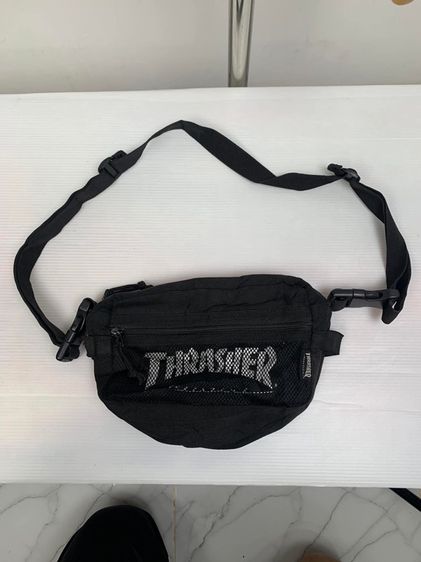 กระเป๋า THRASHER แท้ 💯 ขนาด กว้าง 8 สูง 5 นิ้ว สภาพดีมาก ทรงสวย ดีเทลดี ขนาดกำลังสวย หายากน่าสะสม