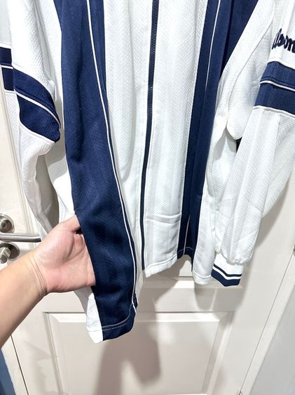 เสื้อวอร์มสีขาว แบรนด์ Wilson รูปที่ 6