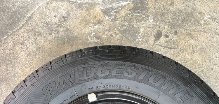 ✨ยาง✨195R14 Bridgestone♨️ปี 24♨️🚘เหมาะสำหรับ รถกระบะบรรทุกตัวเตี้ย รูปที่ 2