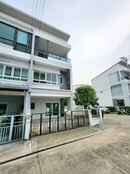 อื่นๆ ไม่มี 2017 ทาวน์โฮมวัชรพลแถวห้าแยก ม. เดอะริคโค้ ทาวน์ 3ชั้น (หลังมุม) ม.The Ricco Town วัชรพล ซ.ร่วมมิตรพัฒนา ท่าแร้ง บางเขน กรุงเทพฯ รูปที่ 3