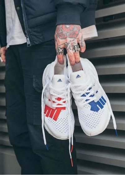 ADIDAS X UNDEFEATED Ultraboost แท้ 💯 เบอร์ UK 7 cm 25.5 คนเท้า 24.5-26.5 ใส่ได้ สภาพดีมาก เบามาก พื้นเต็ม