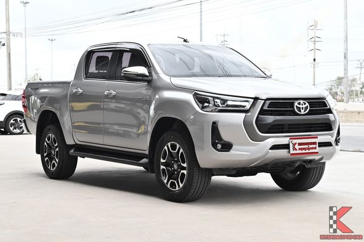 รถ Toyota Hilux Revo 2.4 Prerunner Mid สี บรอนซ์เงิน