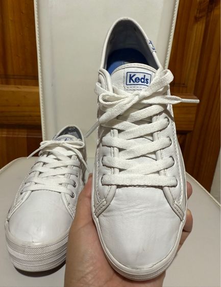 รองเท้าผ้าใบหนังขาวพื้นหนา Keds รูปที่ 14