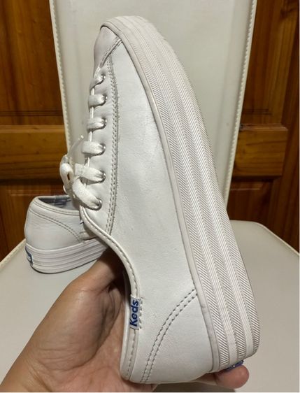 รองเท้าผ้าใบหนังขาวพื้นหนา Keds รูปที่ 12