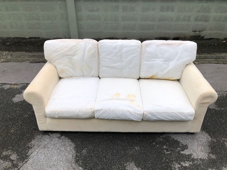 ขาว ผ้า Sofa 3 ที่นั่ง ทรงสวยคลาสสิค แบรนด์ดี เหมาะแต่งร้านอาหาร ร้ากาแฟ บ้าน