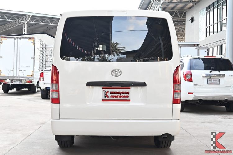 Toyota Hiace 2014 3.0 D4D Van ดีเซล ไม่ติดแก๊ส เกียร์ธรรมดา ขาว รูปที่ 4