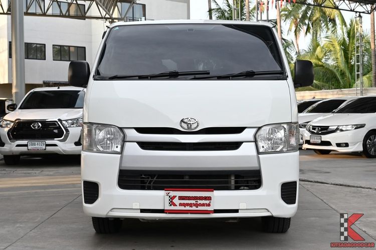 Toyota Hiace 2014 3.0 D4D Van ดีเซล ไม่ติดแก๊ส เกียร์ธรรมดา ขาว รูปที่ 2
