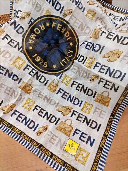 Fendi​แท้​พร้อม​สติ้ก​เกอร์​ รูปที่ 3