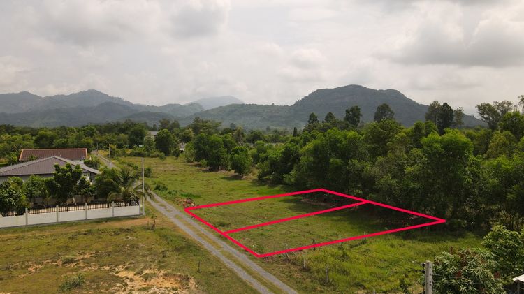 ไม่ใช่ ขายที่ดิน 87 ตารางวา มีโฉนด(ครุฑแดง) ใกล้สนามกอล์ฟ จปร. ขายแปลงละ 550,000  รูปที่ 4