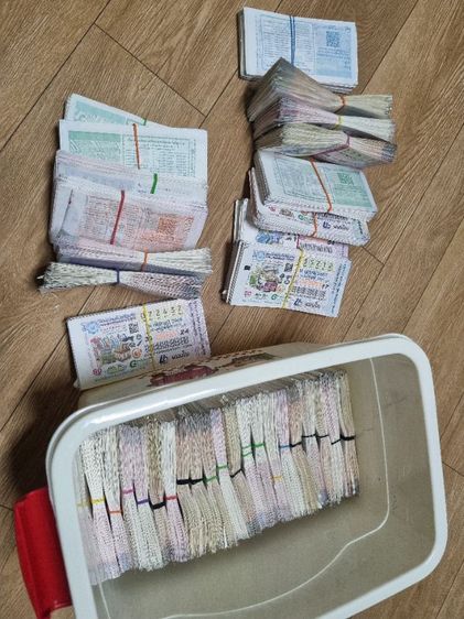 เหมาล็อตเตอรี่มือสอง 3500 ใบ พร้อมกล่อง รูปที่ 8