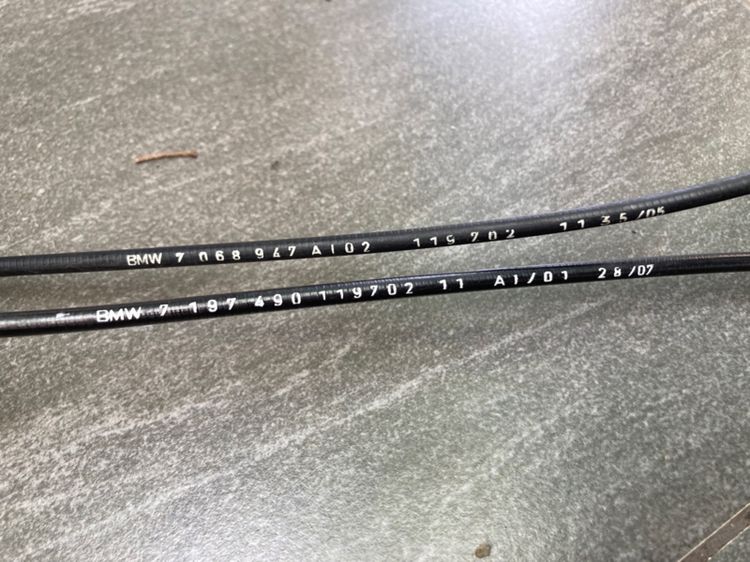 BMW E60 E90 กลอนล๊อกฝาท้าย ปุ่มยางเปิดฝาท้าย มอเตอร์ฉีดน้ำฝน กระติกพักน้ำ โลโก้ฝากระโปรง แตร ของแท้มือสอง รูปที่ 4