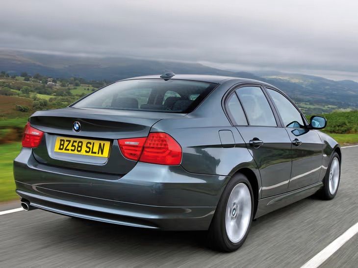 BMW E60 E90 กลอนล๊อกฝาท้าย ปุ่มยางเปิดฝาท้าย มอเตอร์ฉีดน้ำฝน กระติกพักน้ำ โลโก้ฝากระโปรง แตร ของแท้มือสอง รูปที่ 18