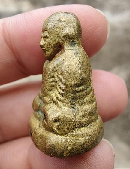 หลวงพ่อเงินเลี่ยมตลับพุก รูปที่ 6