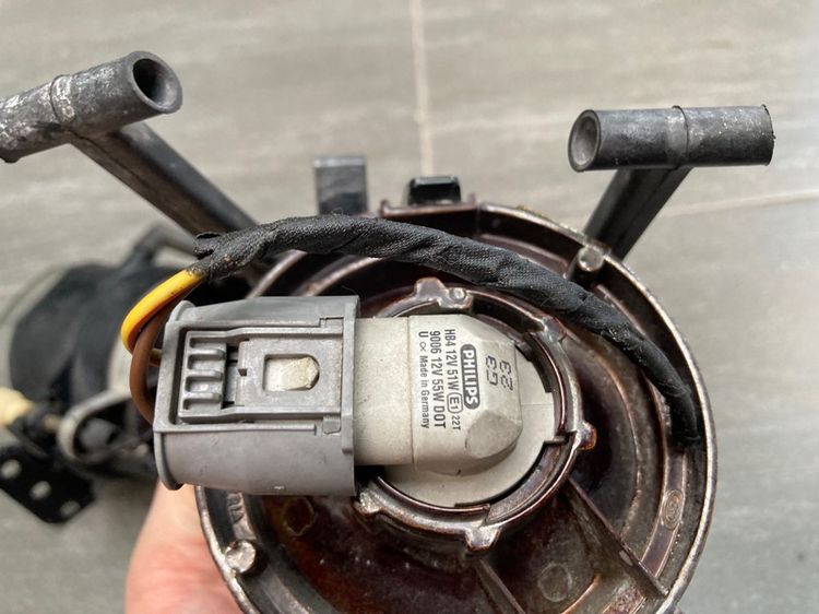 ไฟตัดหมอก SportLight BMW E60 E90 E63 E66 ใส่ 318i 320i 325i 520i 525i 530i ของแท้ มือสอง ของใหม่ รูปที่ 3