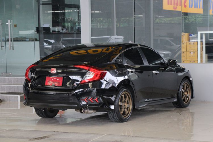 Honda Civic 2017 1.8 EL i-VTEC Sedan เบนซิน ไม่ติดแก๊ส เกียร์อัตโนมัติ ดำ รูปที่ 2