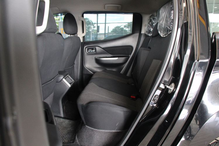 Mitsubishi Triton 2019 2.4 GLX Plus Pickup ดีเซล ไม่ติดแก๊ส เกียร์ธรรมดา ดำ รูปที่ 4