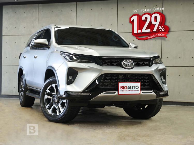 รถ Toyota Fortuner 2.4 Leader V สี บรอนซ์เงิน