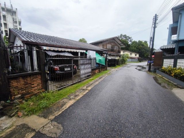 บ้าน ในเมือง นครศรี