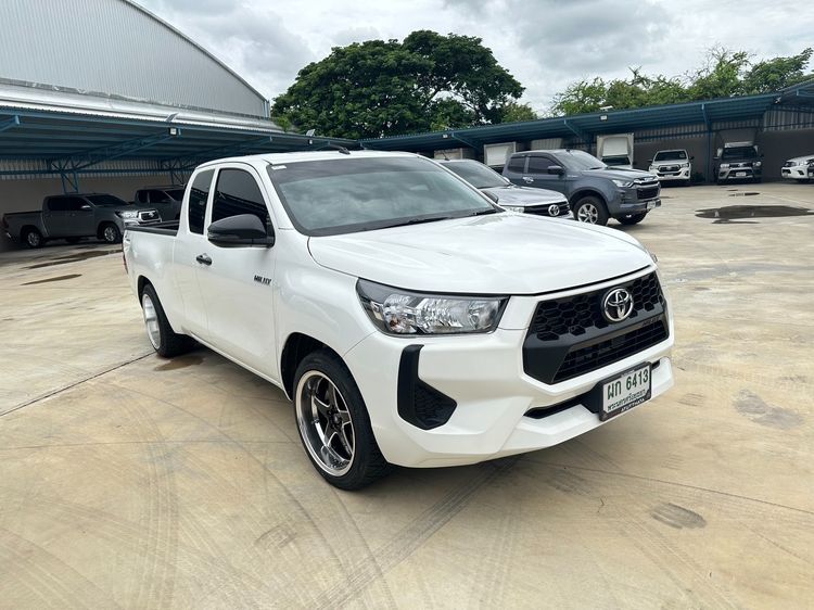 Toyota Hilux Revo 2024 Smart Cab 2.4 Entry Z Edition Pickup ดีเซล ไม่ติดแก๊ส เกียร์ธรรมดา ขาว รูปที่ 2