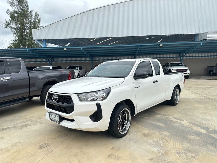 Toyota Hilux Revo รุ่น Smart Cab 2.4 Entry Z Edition สีขาว MT ปี 2024