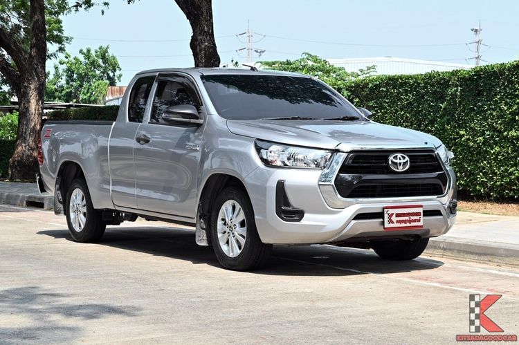 รถ Toyota Hilux Revo 2.4 Z Edition Entry สี บรอนซ์เงิน