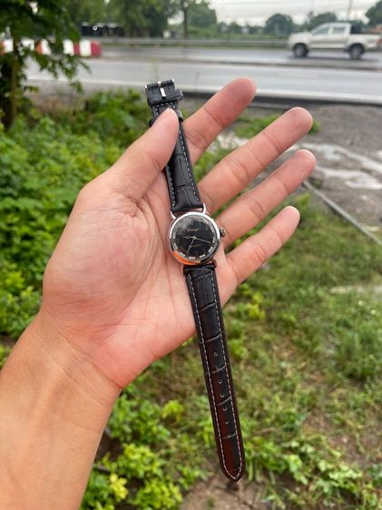 ดำ นาฬิกาไขลาน