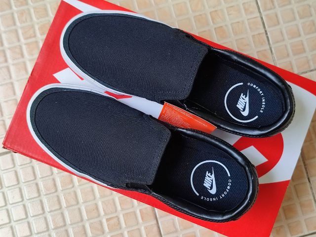 รองเท้าnike