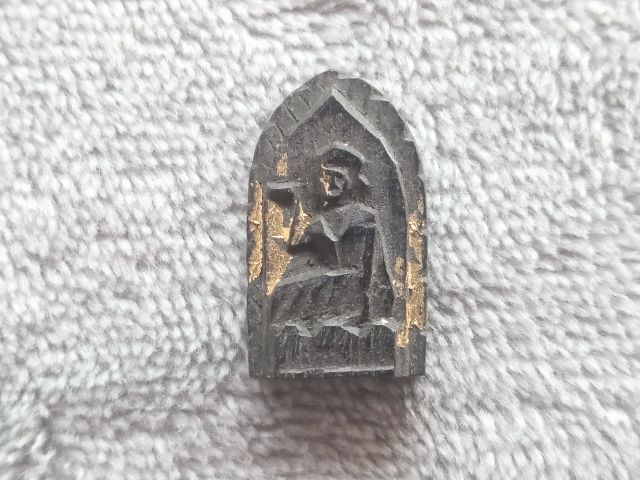 นางกวักไม้แกะ