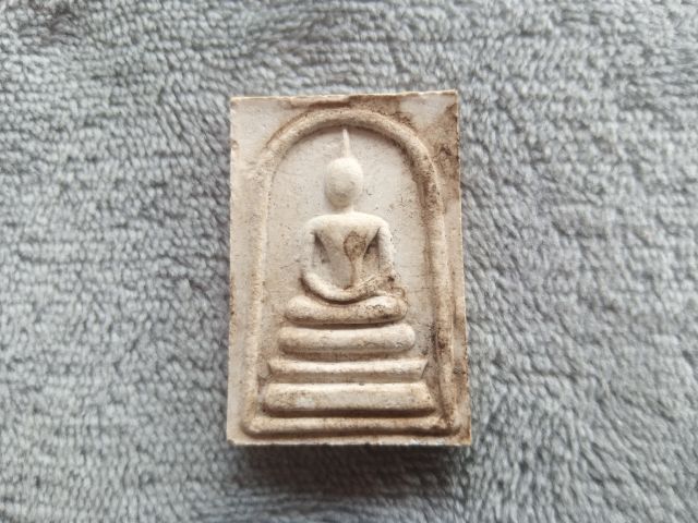 พระสมเด็จหลังรูปเหมือน หลวงพ่อกวย