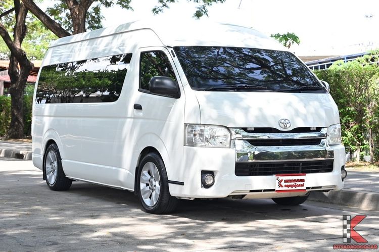 Toyota Commuter 2017 3.0 Van ดีเซล ไม่ติดแก๊ส เกียร์ธรรมดา ขาว