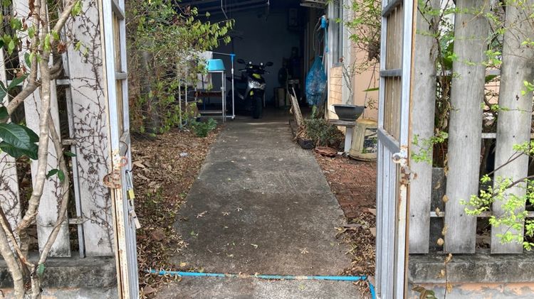 มีบางส่วน สร้างเสร็จก่อน 2010 บ้านแฝด รูปที่ 3