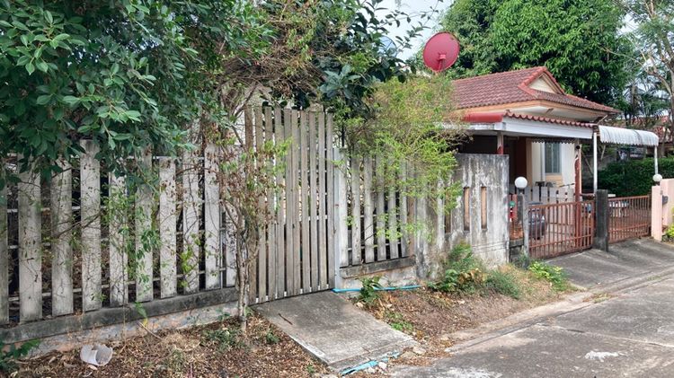 มีบางส่วน สร้างเสร็จก่อน 2010 บ้านแฝด รูปที่ 2