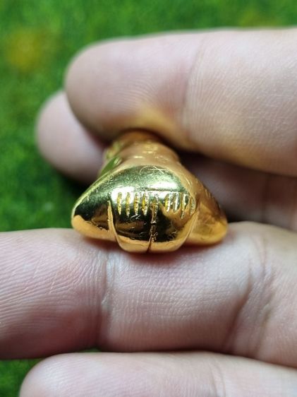 พระปิดตาสีทองคำสวยๆพระเก่าๆ รูปที่ 2