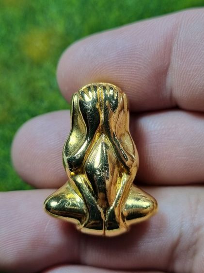 พระปิดตาสีทองคำสวยๆพระเก่าๆ