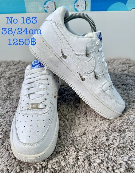มือสองสภาพใหม่ Nike Air Force 1 Chrome Luxe