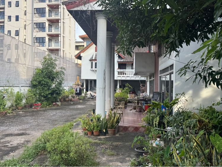 ขายบ้านพร้อมที่ดินใจกลางอารีย์ – พญาไท กรุงเทพฯ  รูปที่ 4