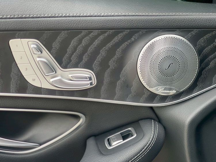 Mercedes-Benz GLC-Class 2017 GLC250d Utility-car ดีเซล ไม่ติดแก๊ส เกียร์อัตโนมัติ ดำ รูปที่ 2