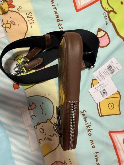 กระเป๋าCoach  ADEN CROSSBODY IN SIGNATURE CANVAS WITH BANANA PRINT รูปที่ 8