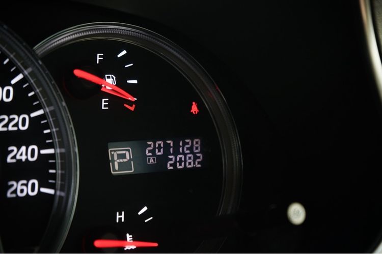 Nissan Teana 2012 2.5 250 XV Sports Series Navi Sedan เบนซิน เกียร์อัตโนมัติ ขาว รูปที่ 4