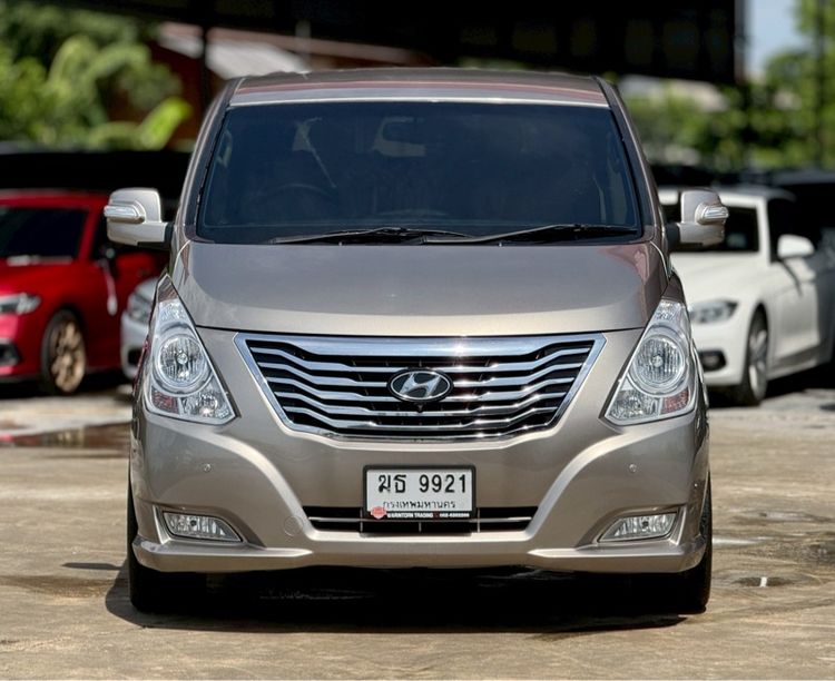 Hyundai Grand Starex 2014 2.5 VIP Van ดีเซล ไม่ติดแก๊ส เกียร์อัตโนมัติ น้ำตาล รูปที่ 2