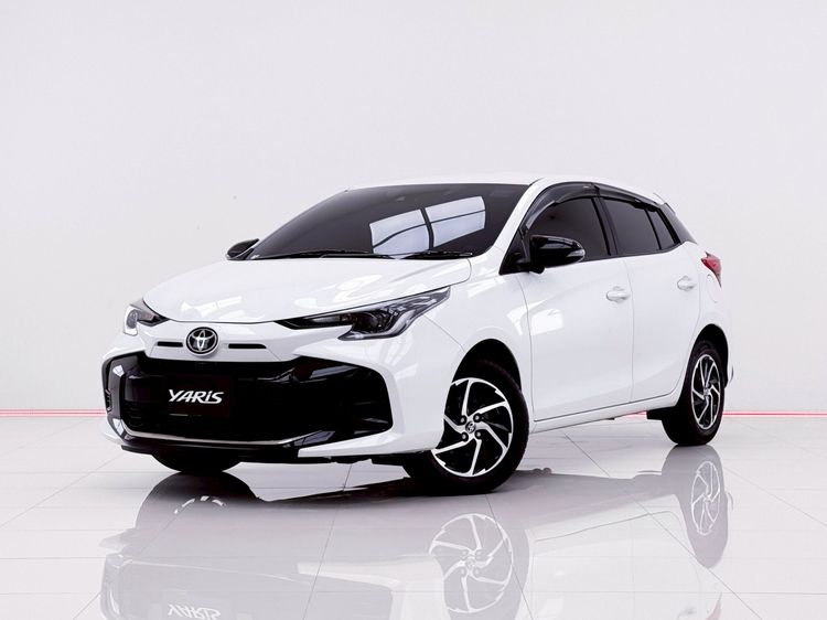 รถ Toyota Yaris 1.2 Premium สี ขาว